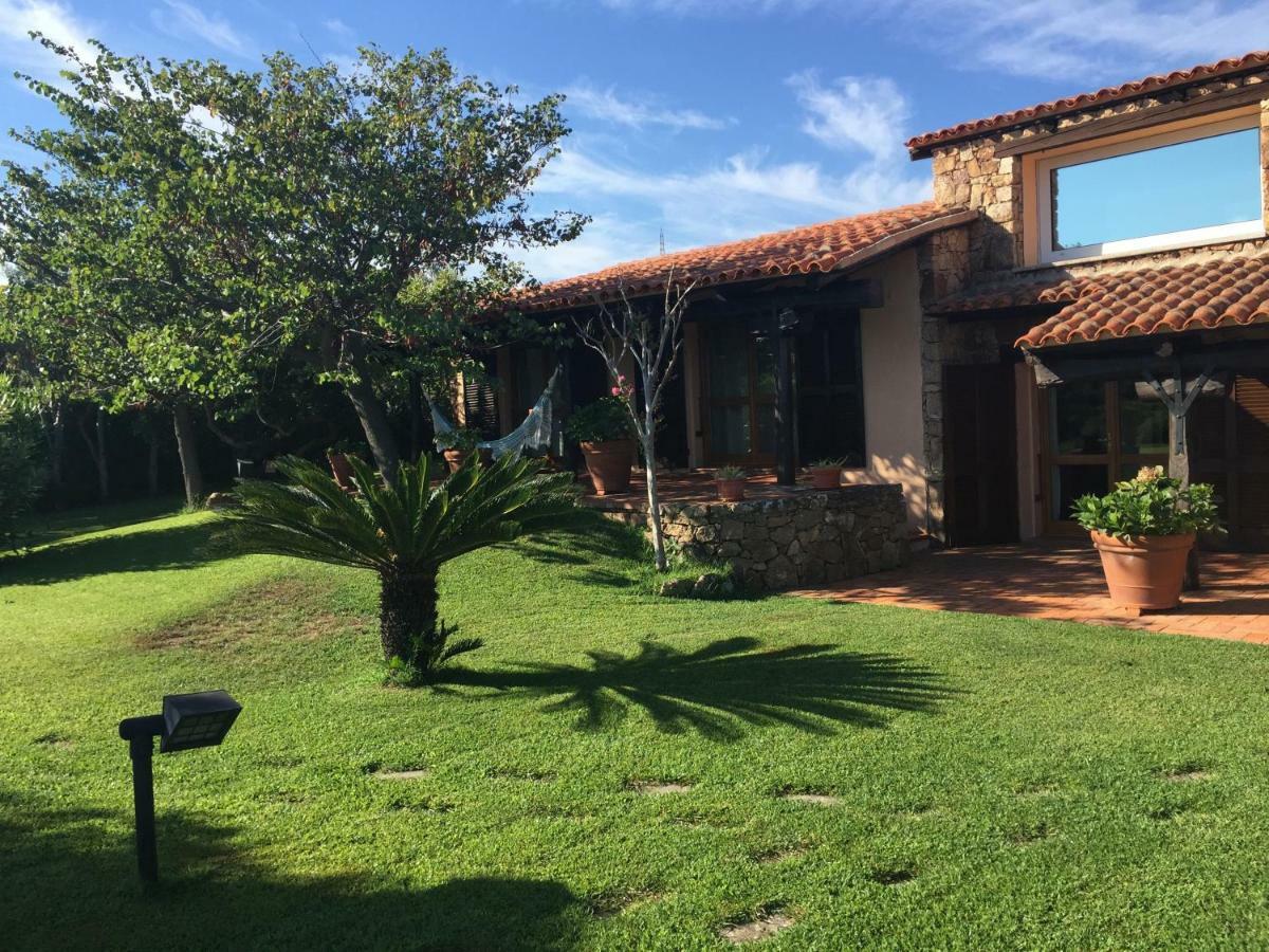 Villa Kate B&B Porto San Paolo  Exteriör bild