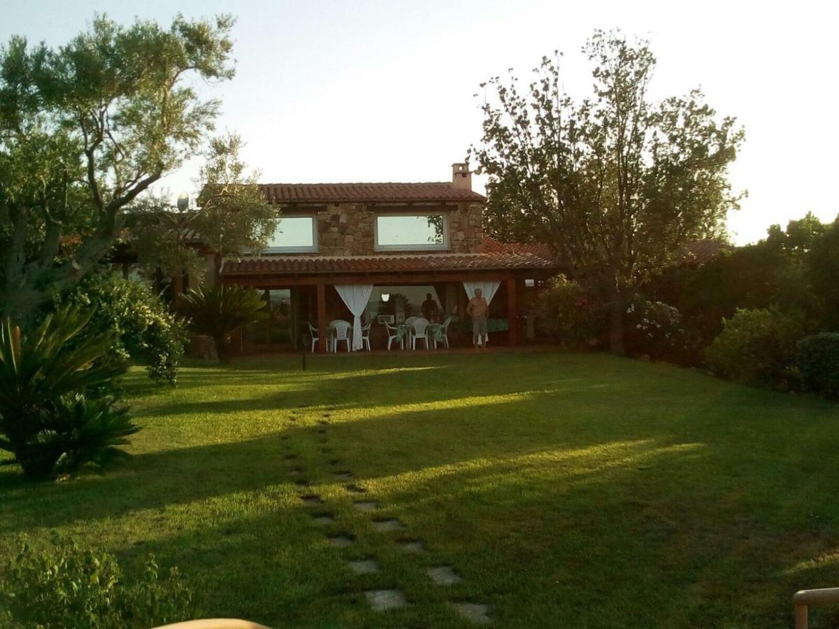 Villa Kate B&B Porto San Paolo  Exteriör bild
