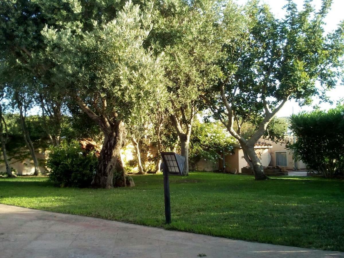 Villa Kate B&B Porto San Paolo  Exteriör bild