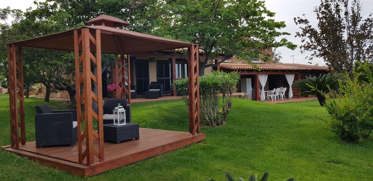 Villa Kate B&B Porto San Paolo  Exteriör bild